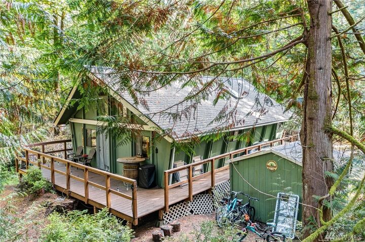 Property Photo:  682 E Portage Rd  WA 98584 