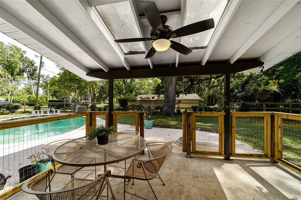 Property Photo:  827 NW 94th Street  FL 32606 