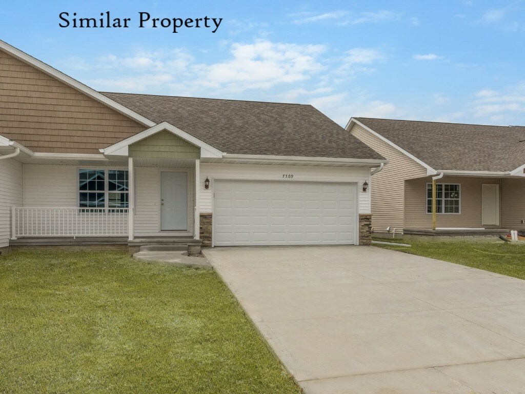 Property Photo:  818 Deer Run Drive NE  IA 52402 