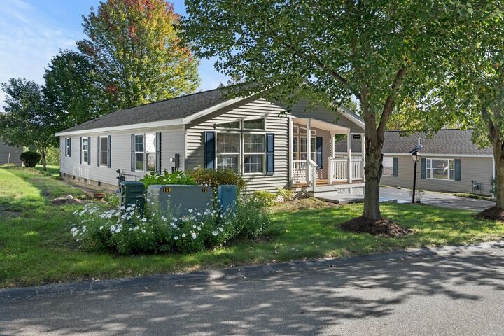 Property Photo: 59 Victorian Way NH 03104