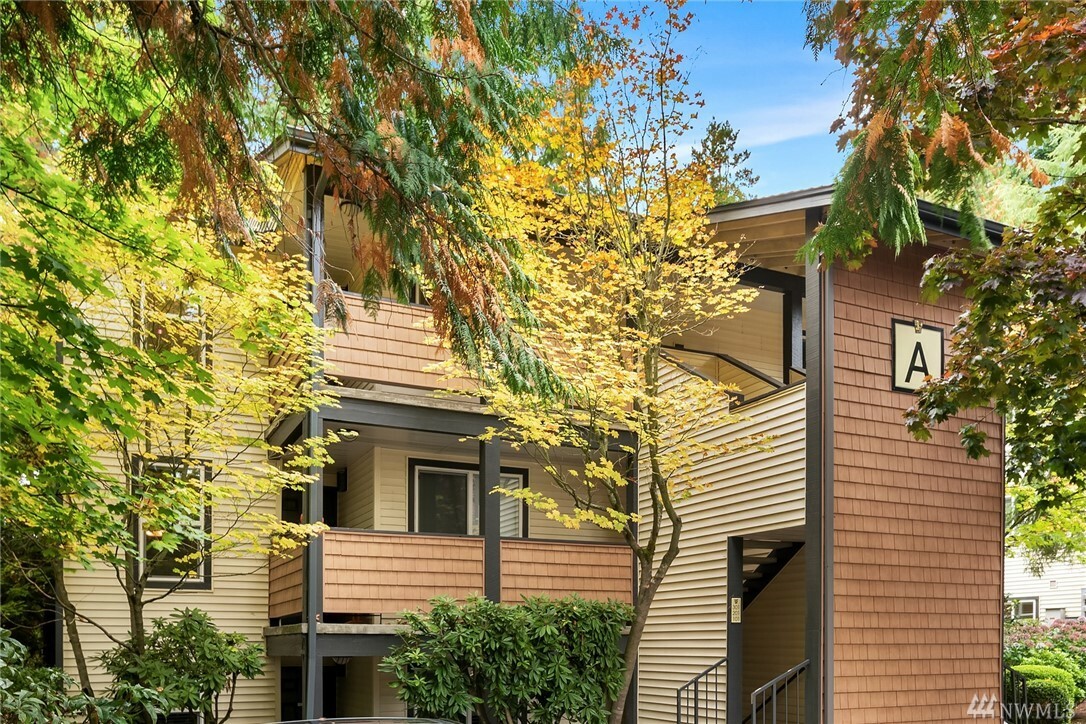 Property Photo:  8615 238th St SW A301  WA 98026 