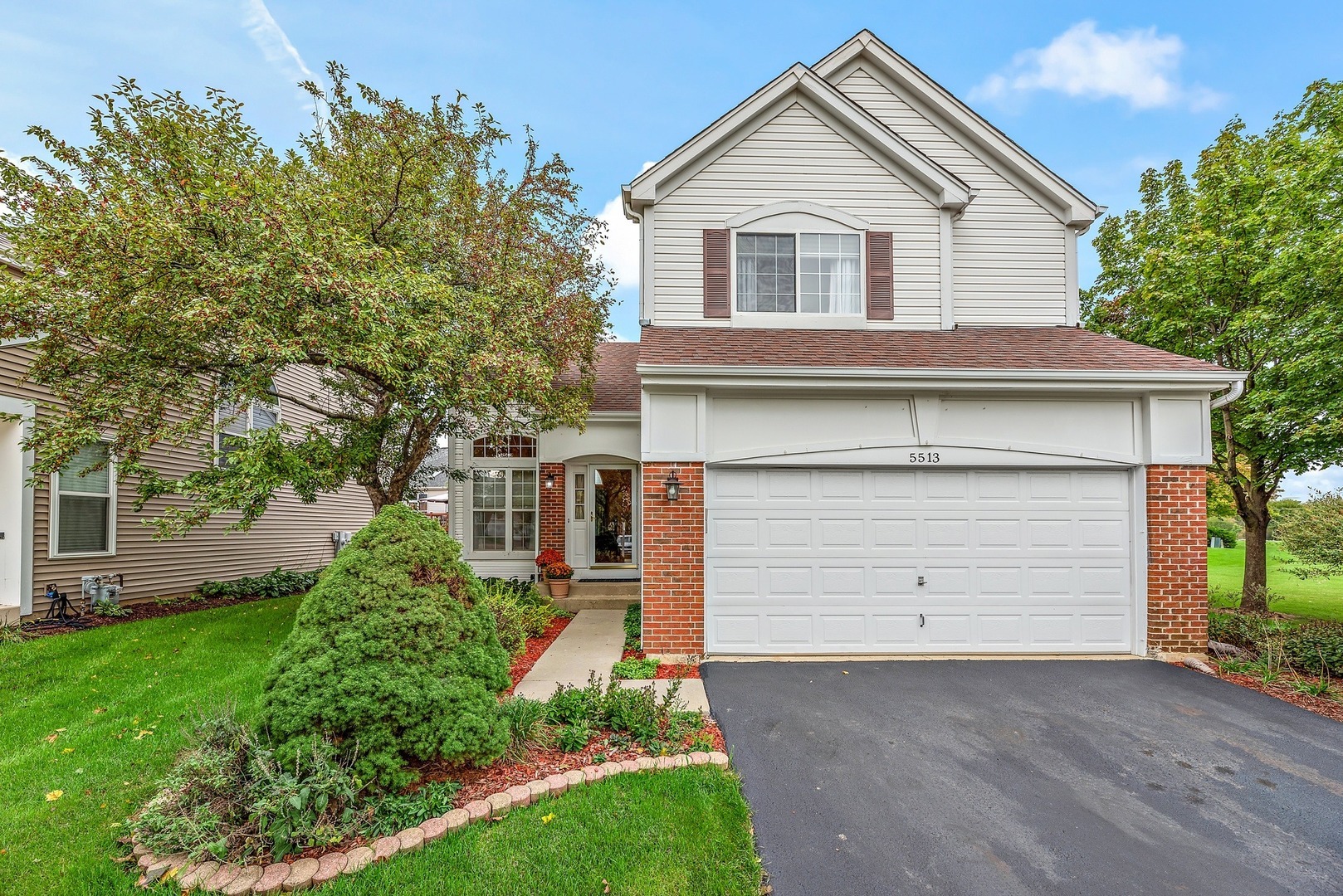 Property Photo: 5513 Chancery Way IL 60156