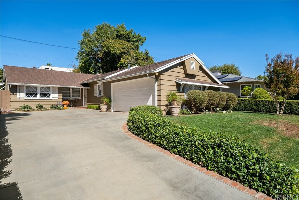 Property Photo:  22141 Costanso Street  CA 91364 