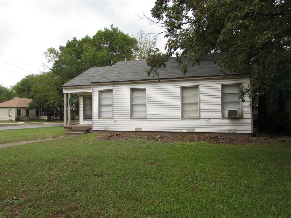 Property Photo:  1112 Willow Street  TX 75050 