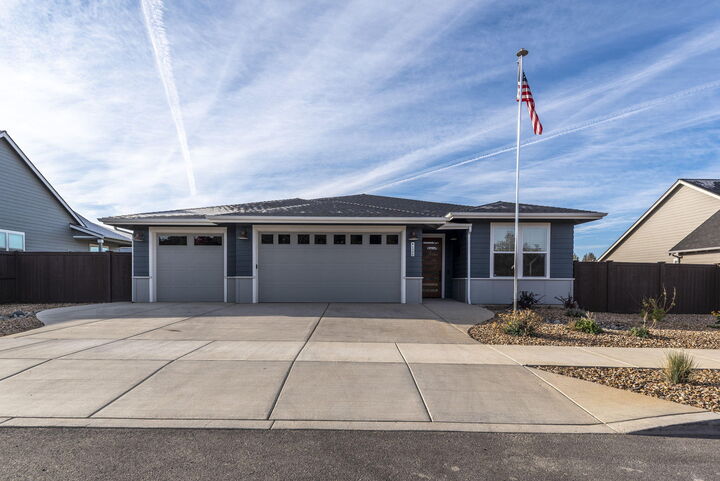 4366 SW Badger Avenue  Redmond OR 97756 photo