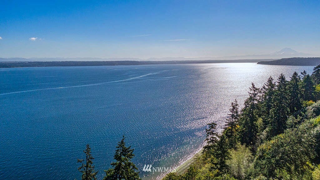 Property Photo:  19038 Ridge Road SW  WA 98070 