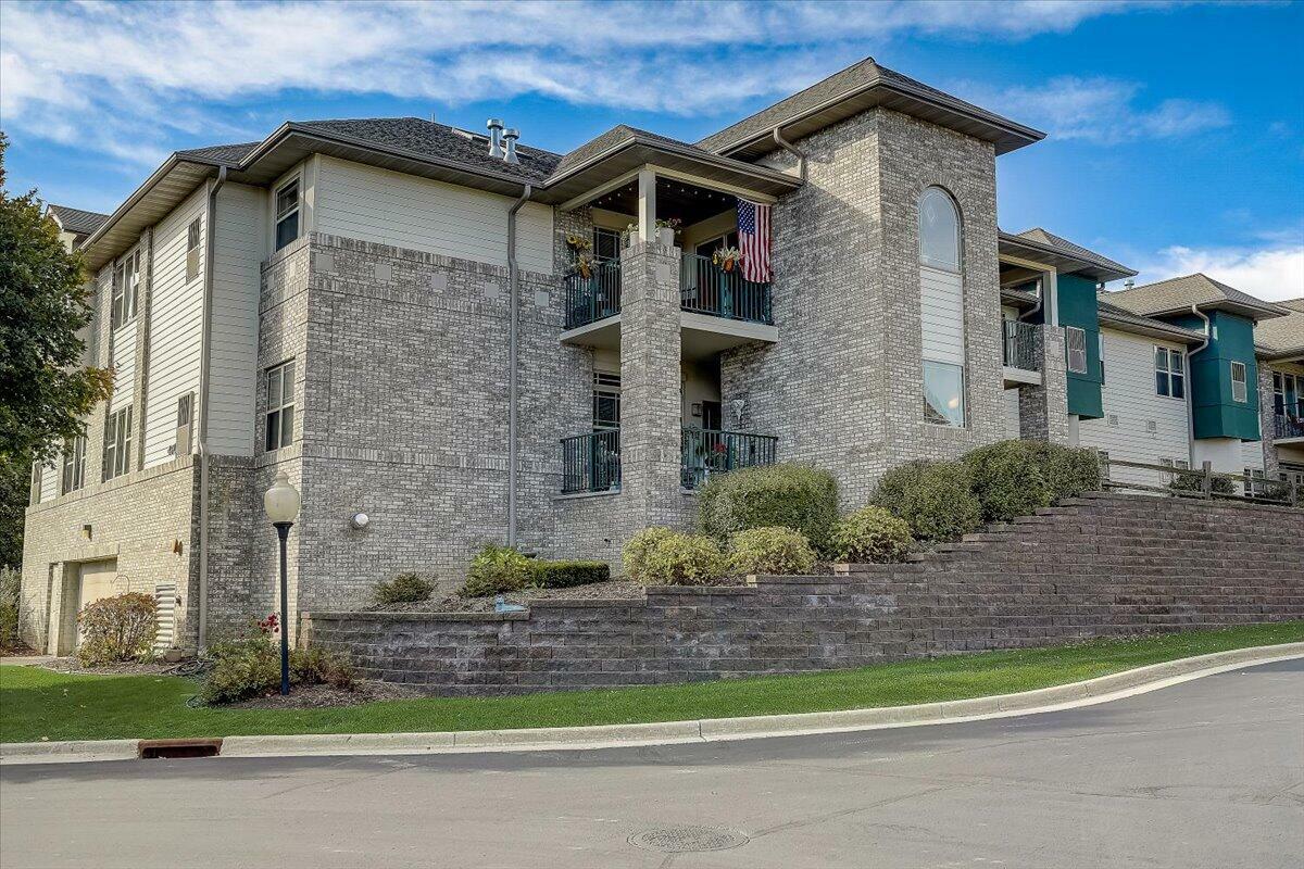 Property Photo: 460 N Silverbrook Dr 208 WI 53090