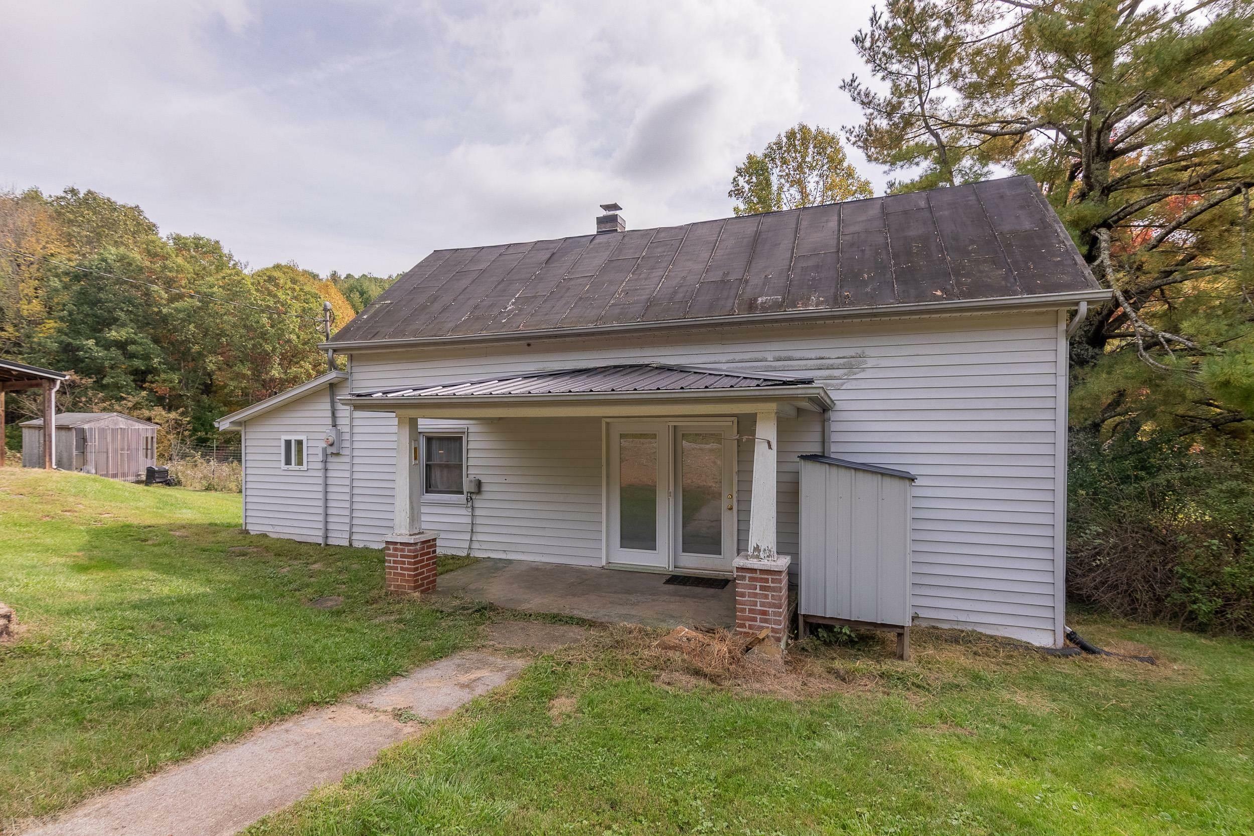 Property Photo:  2113 Union School Road SW  VA 24380 