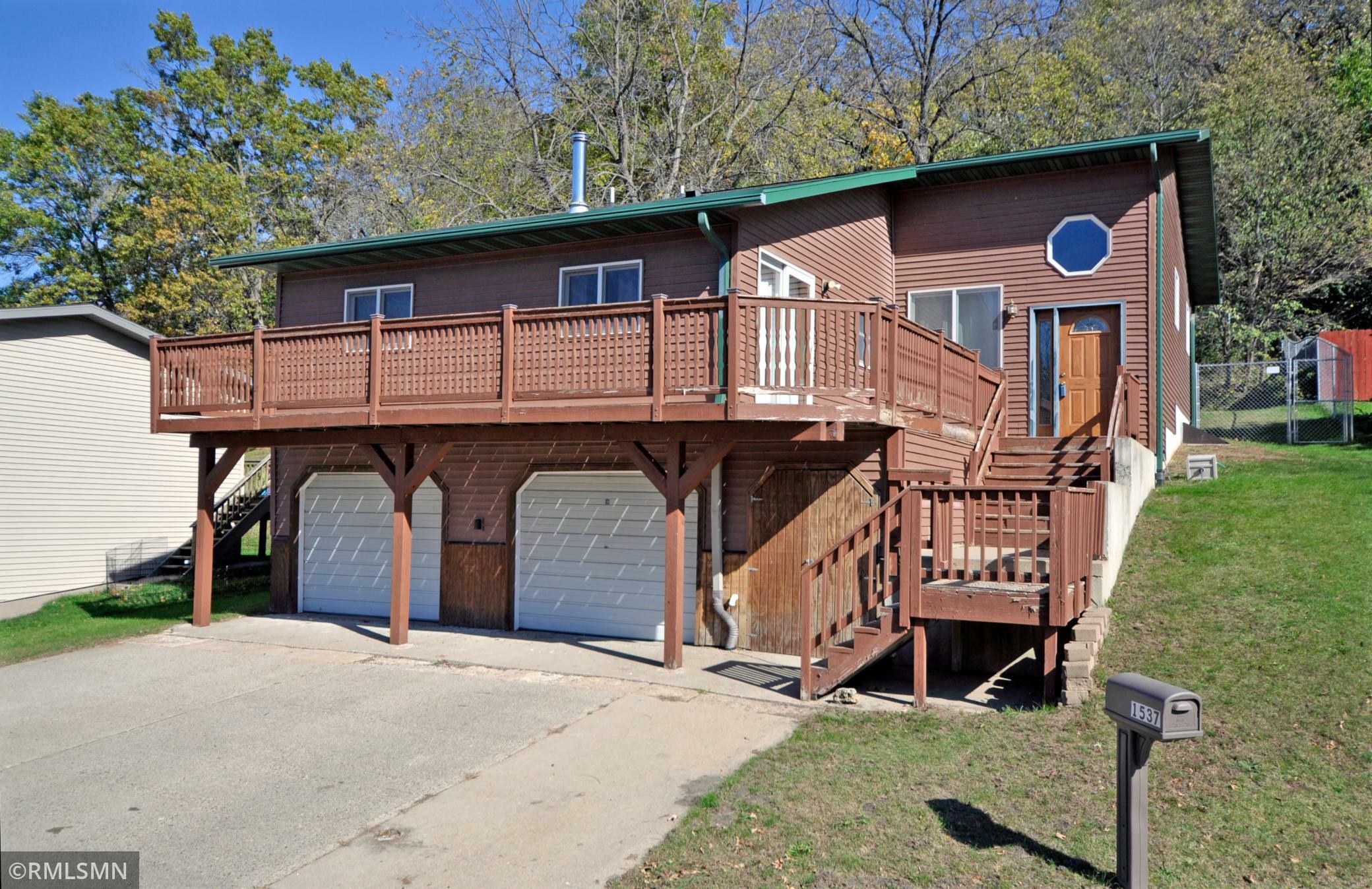 Property Photo: 1537 Oakview Drive MN 55972