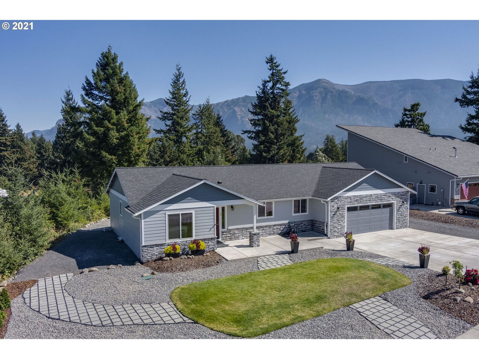 Property Photo: 98 NW Freedom Ct WA 98648