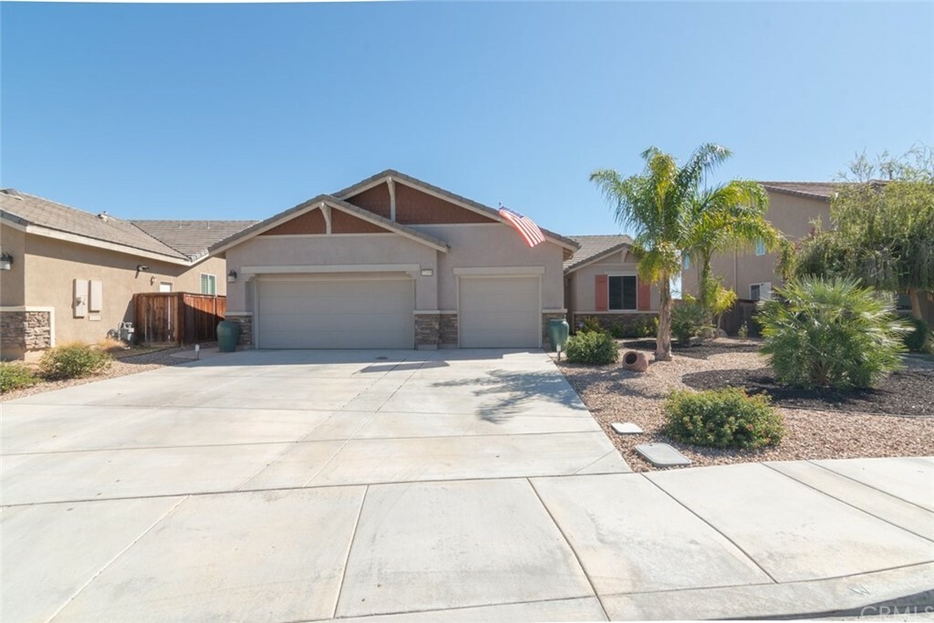 Property Photo:  32498 Falling Leaf Court  CA 92595 