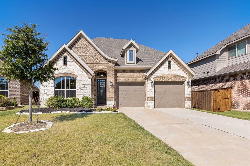 Property Photo:  609 Rawlins Lane  TX 76131 