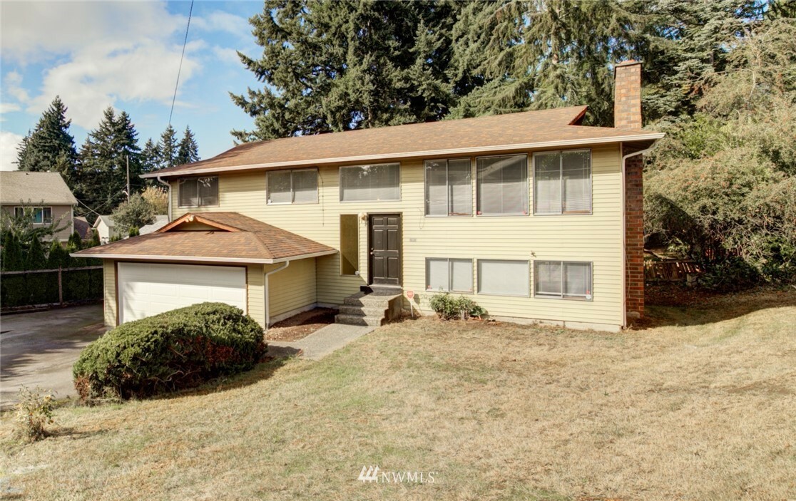 Property Photo:  12923 1st Avenue SW  WA 98146 