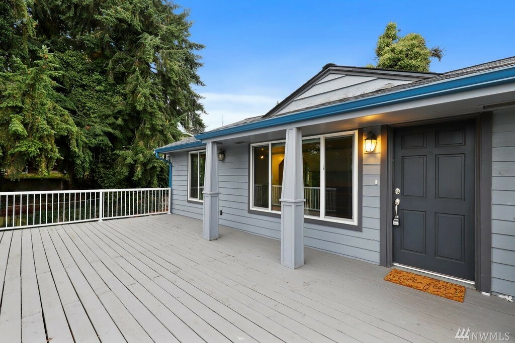 Property Photo:  8421 S 124th St  WA 98178 