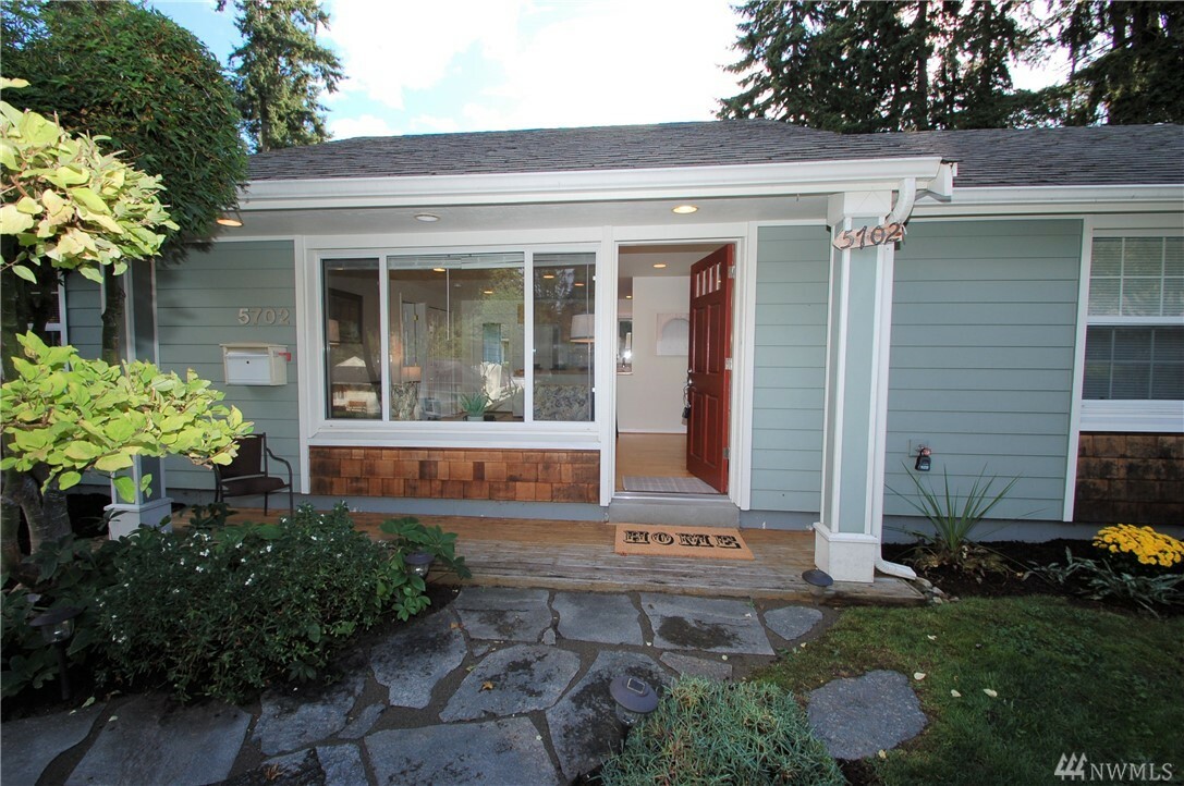 Property Photo: 5702 237th St SW WA 98043