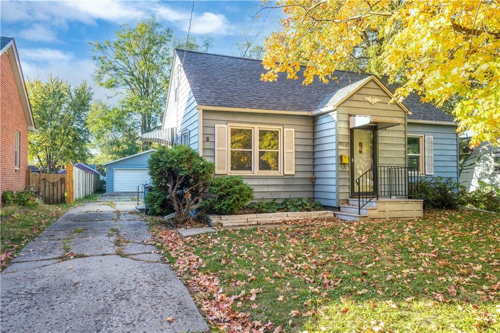 2913 Maple Street  Des Moines IA 50317 photo