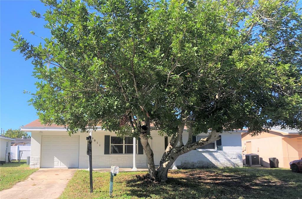 Property Photo:  9011 Shallowford Lane  FL 34668 