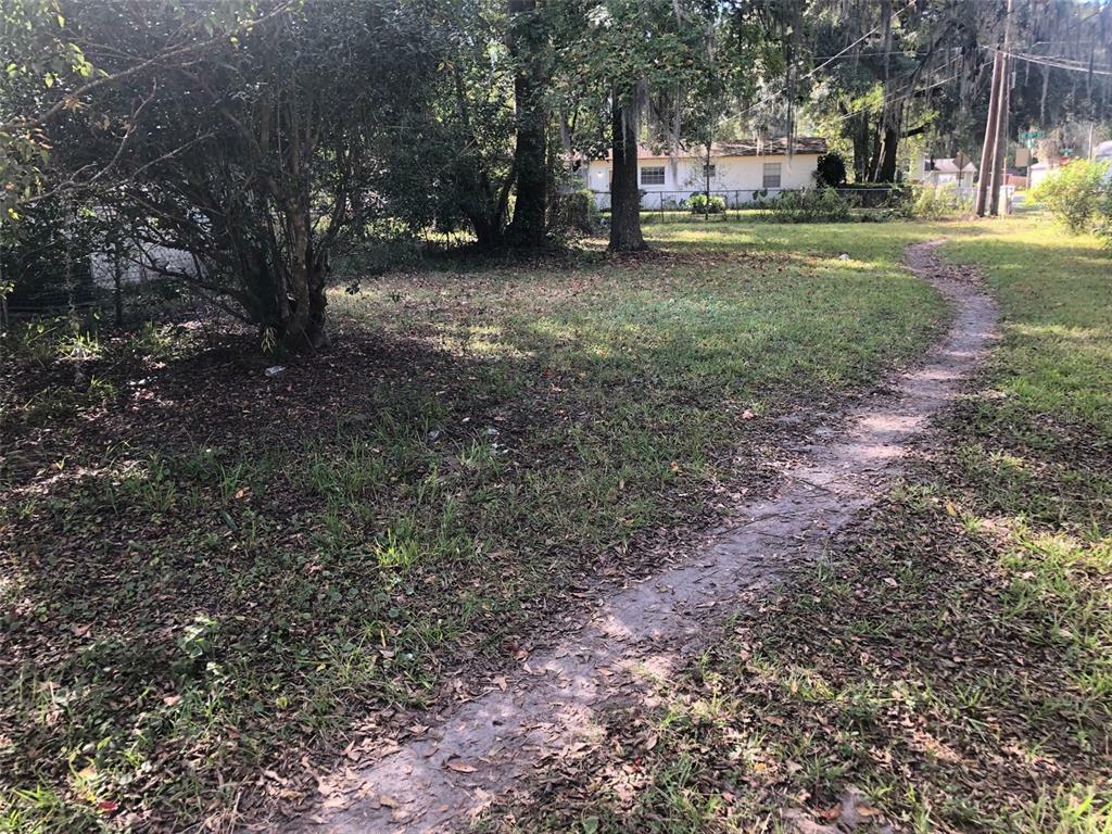 Property Photo:  350 NE 20th Terrace  FL 32641 