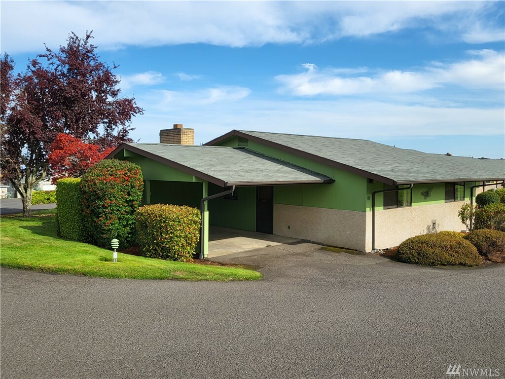 Property Photo: 1301 S 3rd Ave 18D WA 98382