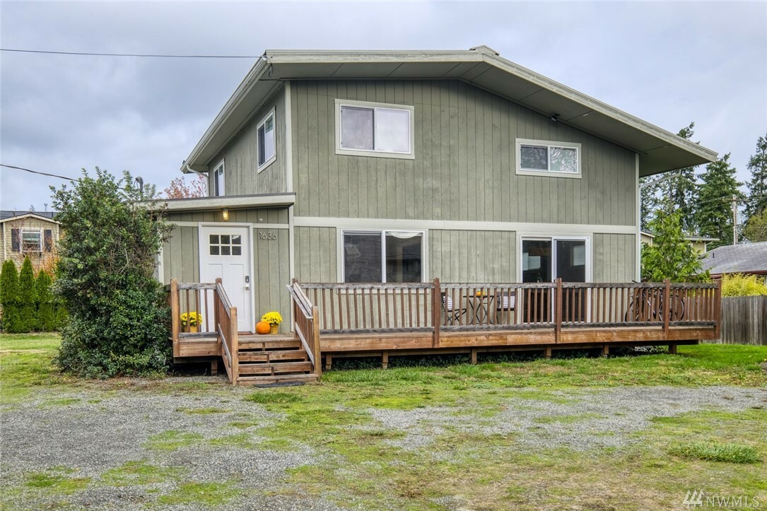 Property Photo:  1636 9th St  WA 98368 