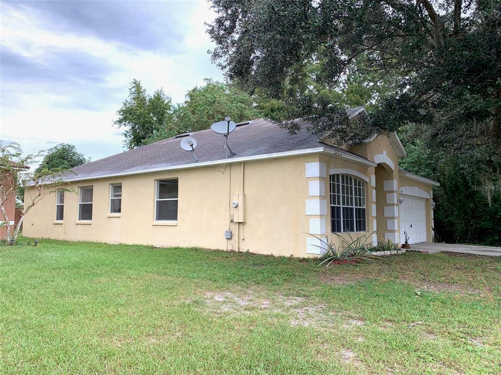 Property Photo:  1907 Onyx Court  FL 34743 