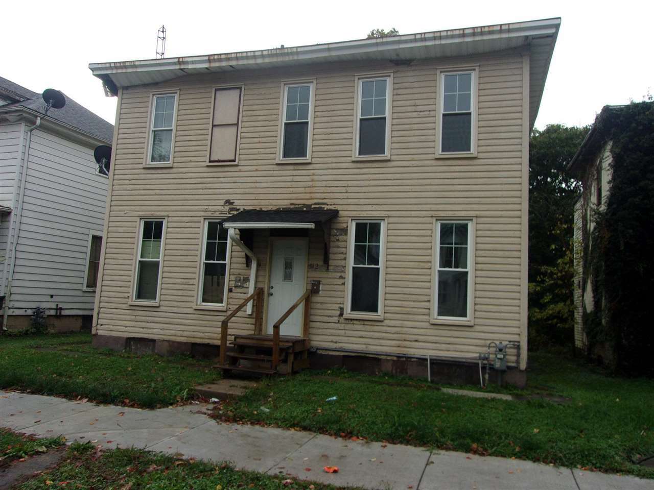 Property Photo:  312 S 7th St  IN 47374 