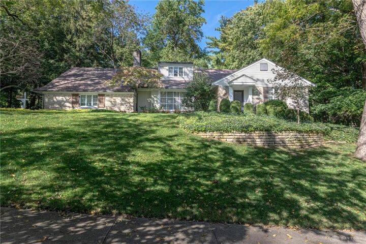 785 E Schantz Avenue  Oakwood OH 45419 photo