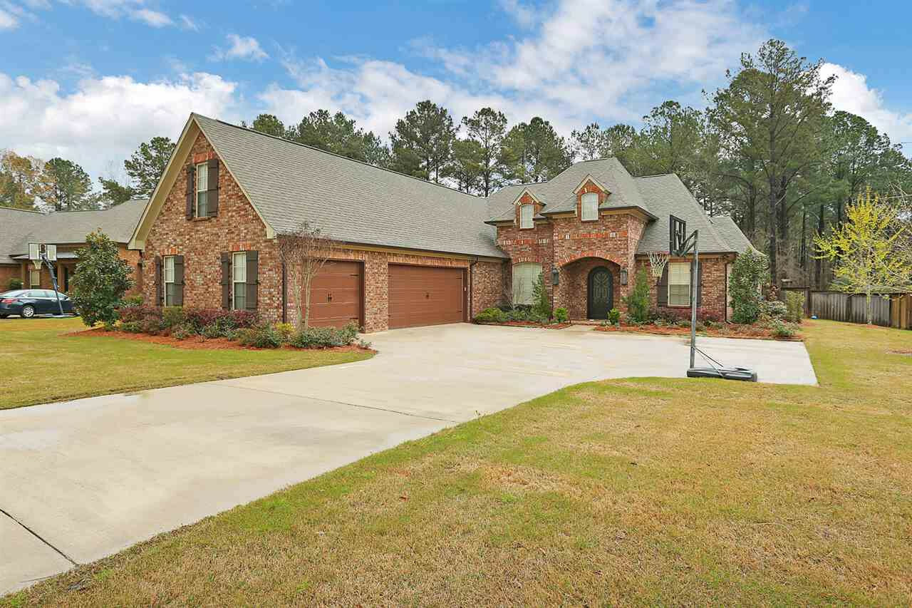 Property Photo:  134 St Regis Drive  MS 39110 