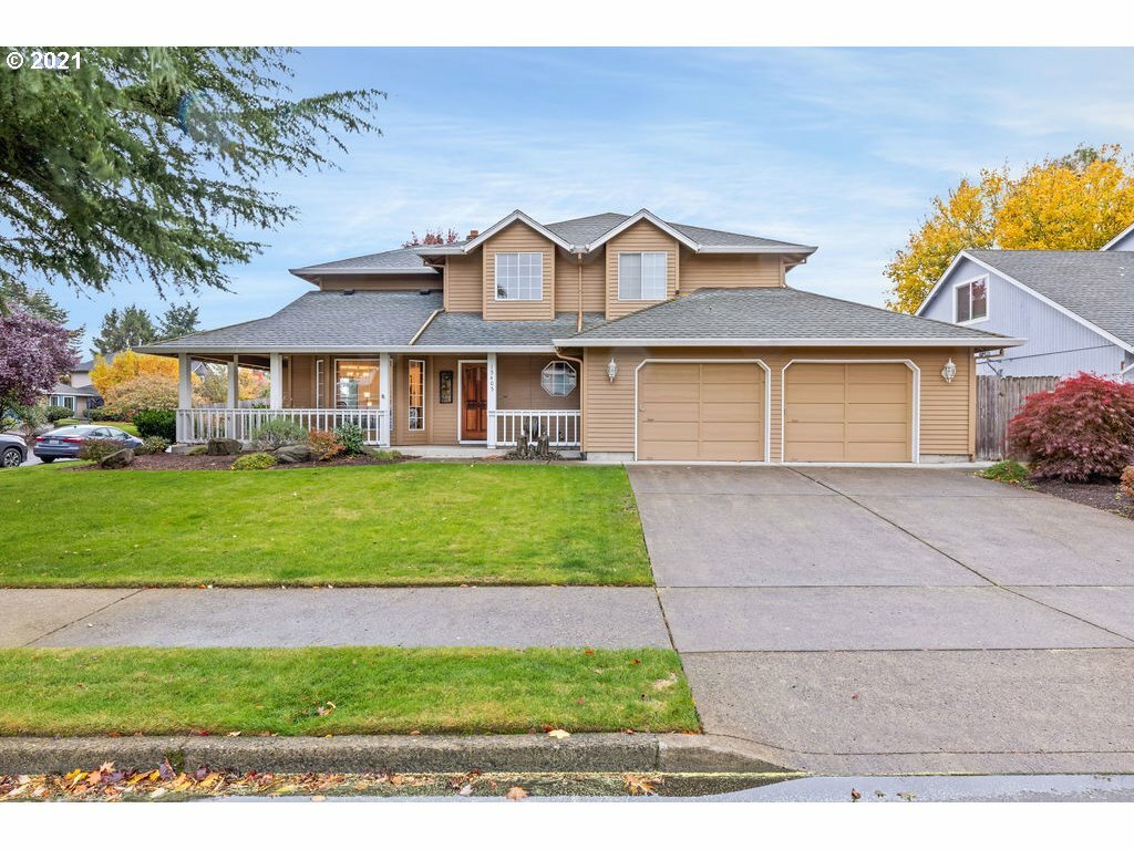 Property Photo:  15405 SE Meadow Park Dr  WA 98683 