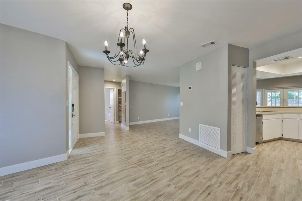 Property Photo:  7814 Capwood Avenue  FL 33637 