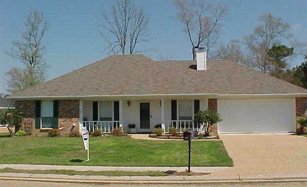 Property Photo:  102 Oak Grove Drive  MS 39047 