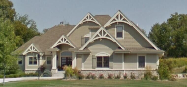 Property Photo:  6018 Eagle Ridge Dr  WI 53095 