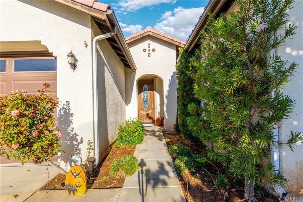 Property Photo:  29292 Pineleaf Street  CA 92584 