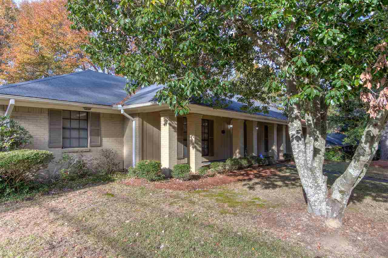 Property Photo:  1704 Plantation Boulevard  MS 39211 