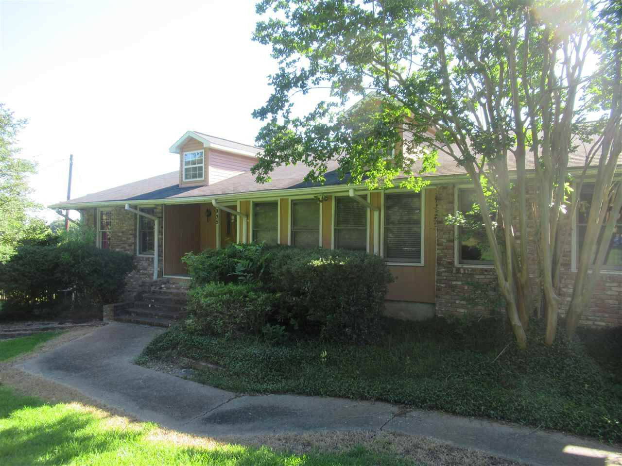 Property Photo:  935 N Old Canton Road  MS 39046 