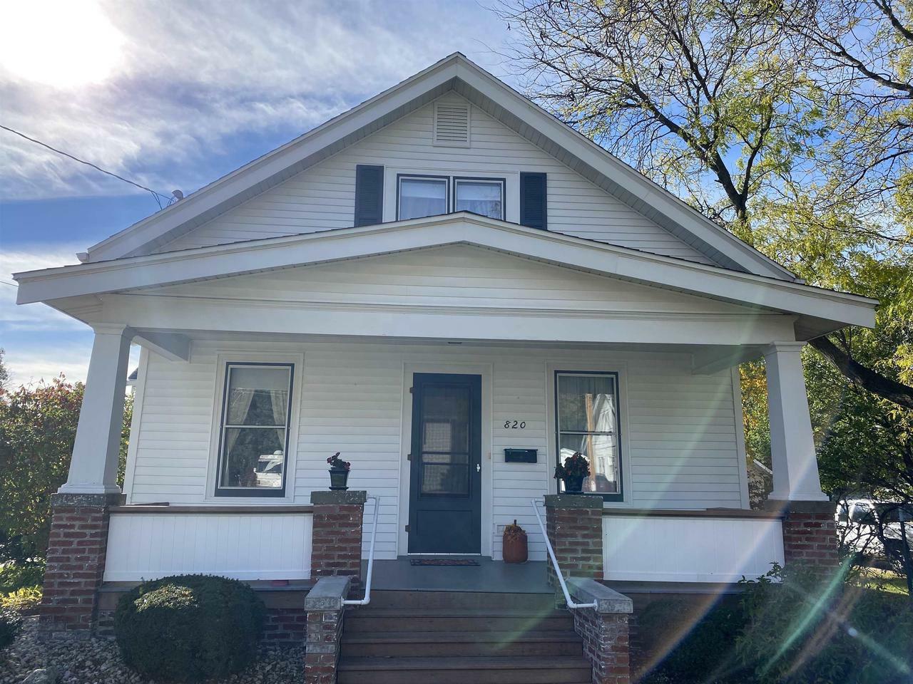 Property Photo:  820 East Centerway St  WI 53545 