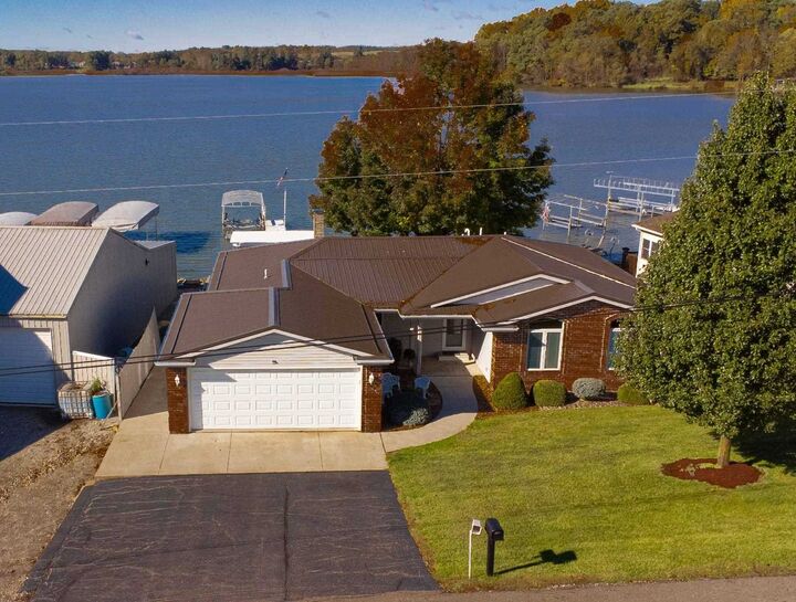 40 Ln 101B Hamilton Lk  Hamilton IN 46742 photo