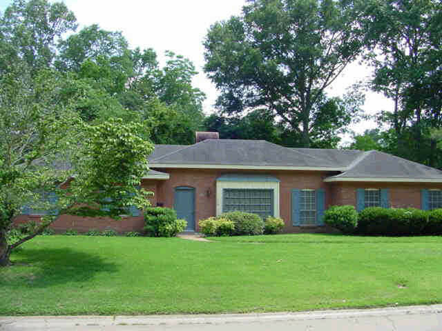 Property Photo:  1429 Autumn Oak Drive  MS 39211 