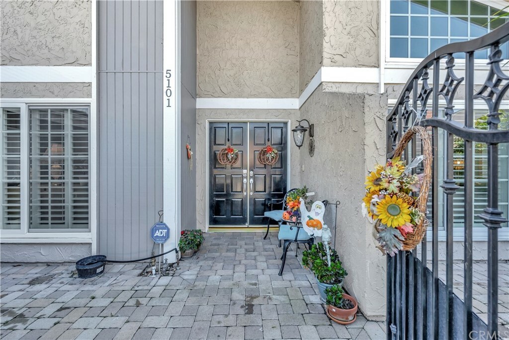 Property Photo:  5101 Piccadilly Circle  CA 92683 