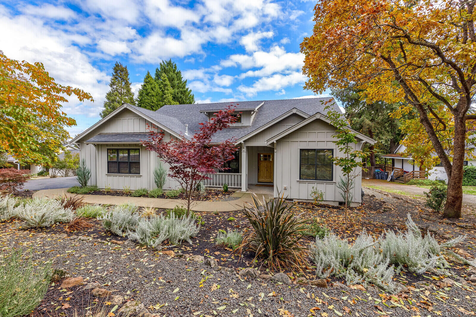 Property Photo: 570 N Oregon Street OR 97530