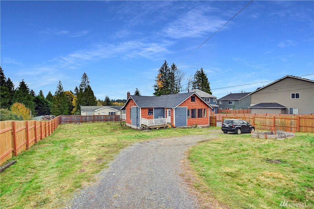 Property Photo:  1227 99th Ave SE  WA 98258 