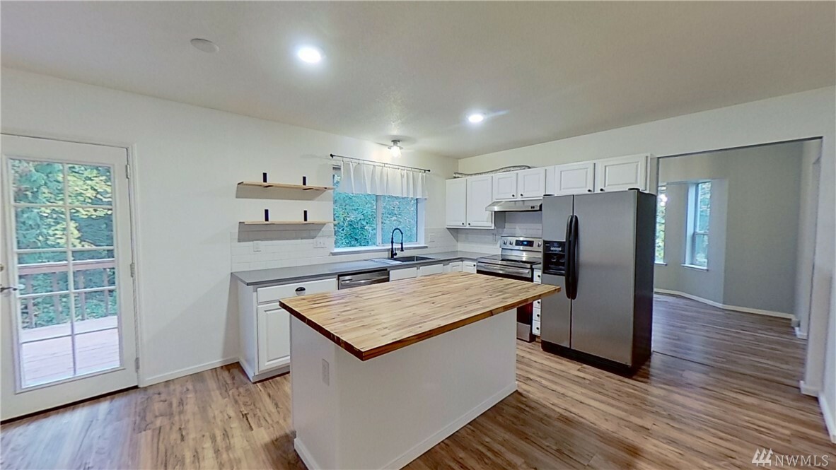 Property Photo: 961 NE Winston Dr WA 98311