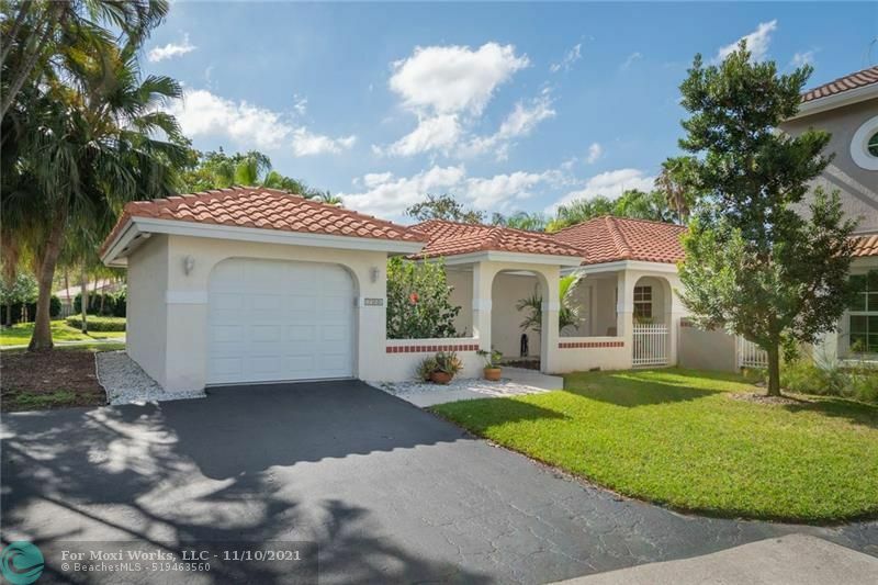 Property Photo:  1346 Garden Rd  FL 33326 