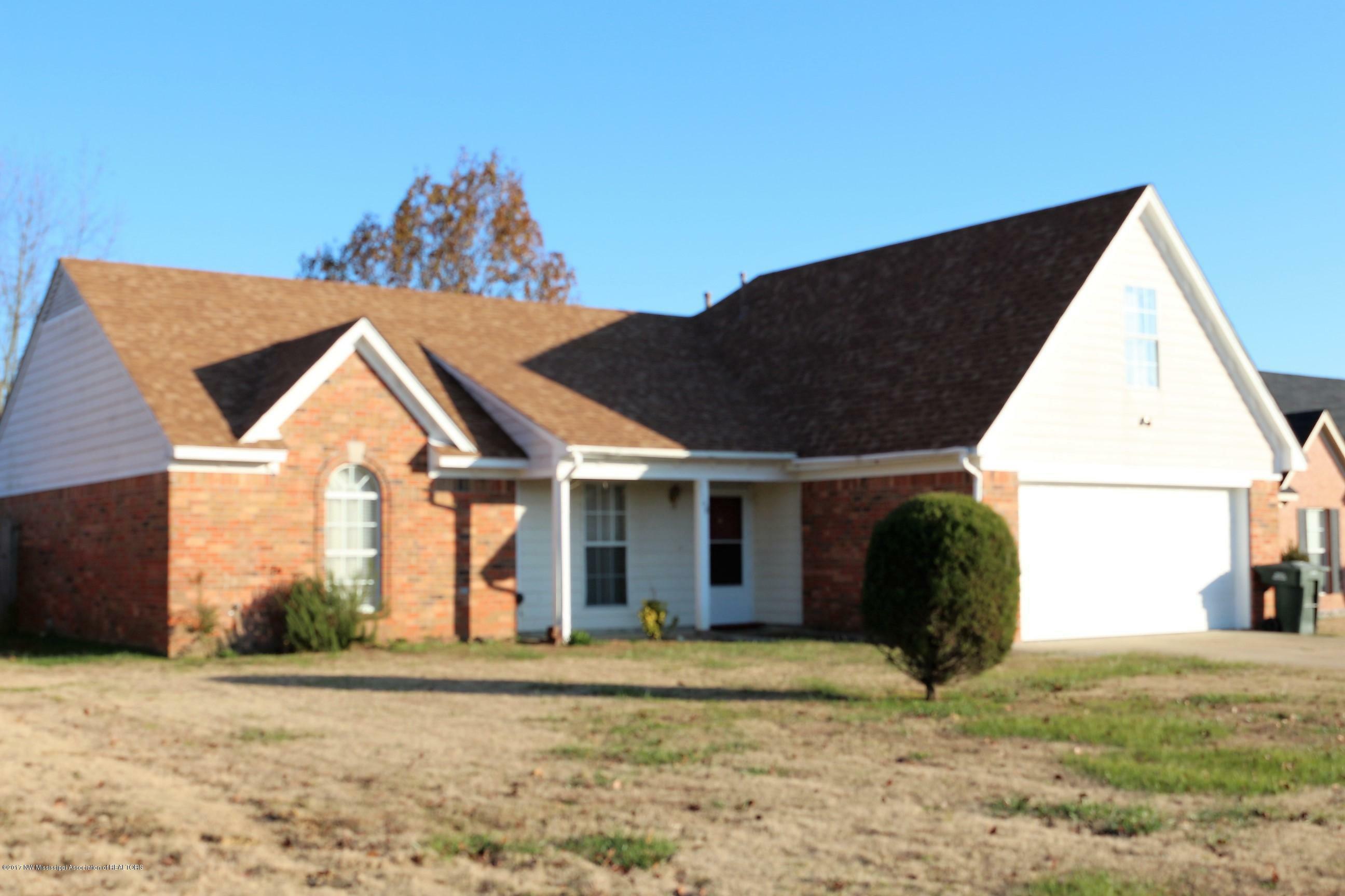 Property Photo: 9164 E Triple Crown Loop MS 38671
