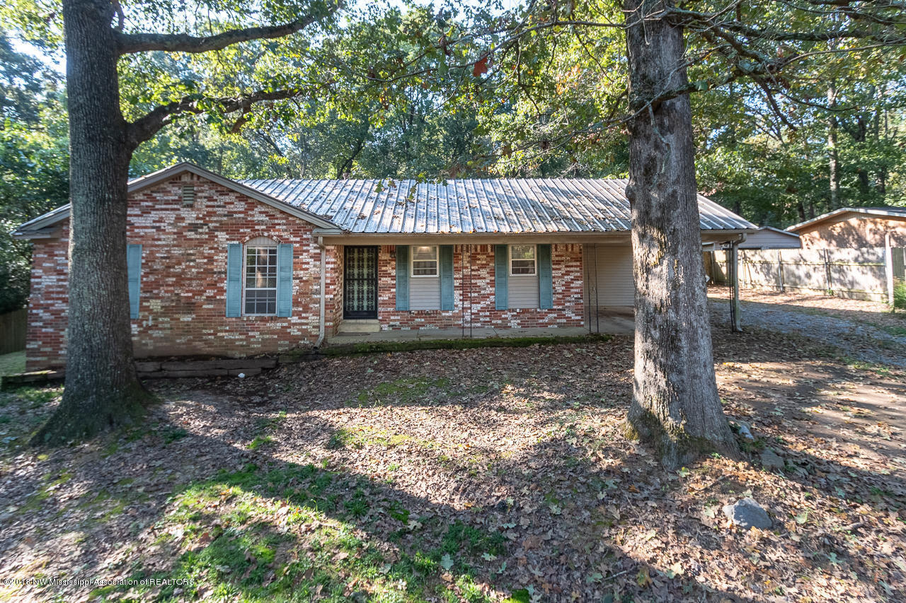 Property Photo: 5581 Caroline Drive MS 38637