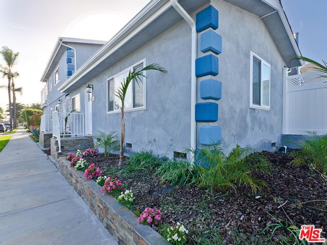 1705  S Spaulding Ave  Los Angeles CA 90019 photo