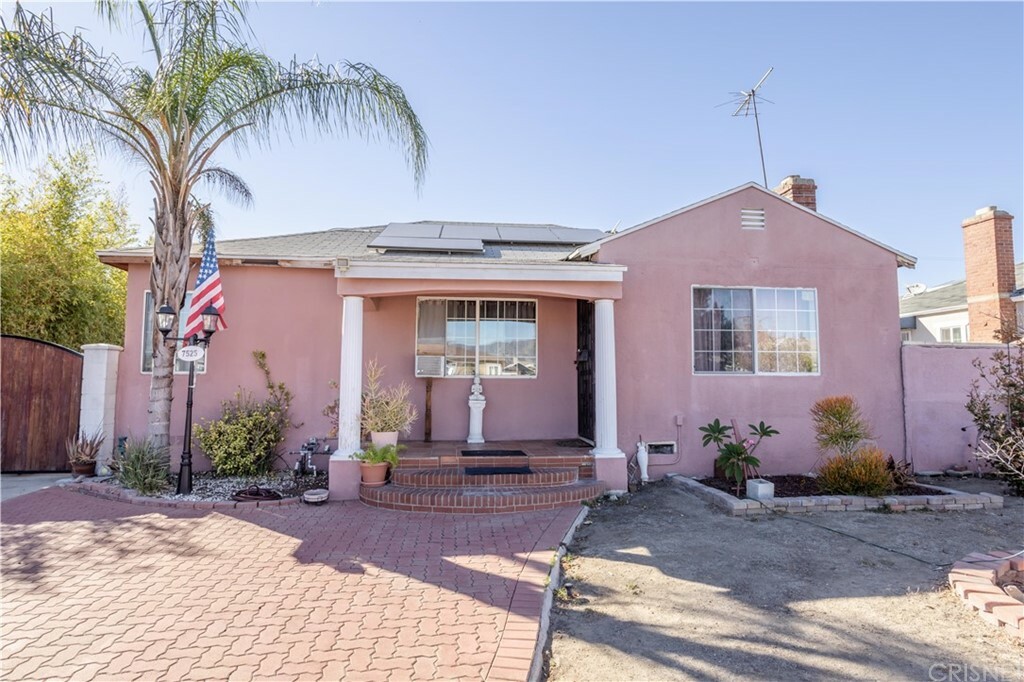 Property Photo:  7525 Lemp Avenue  CA 91605 