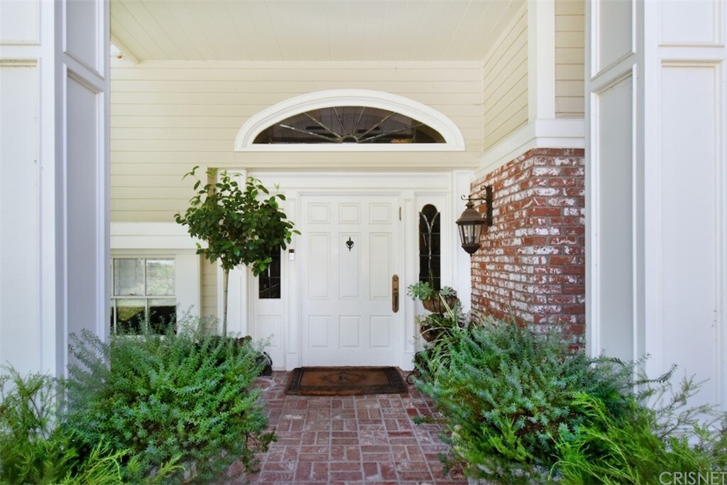 Property Photo: 5510 Hoback Glen Road CA 91302