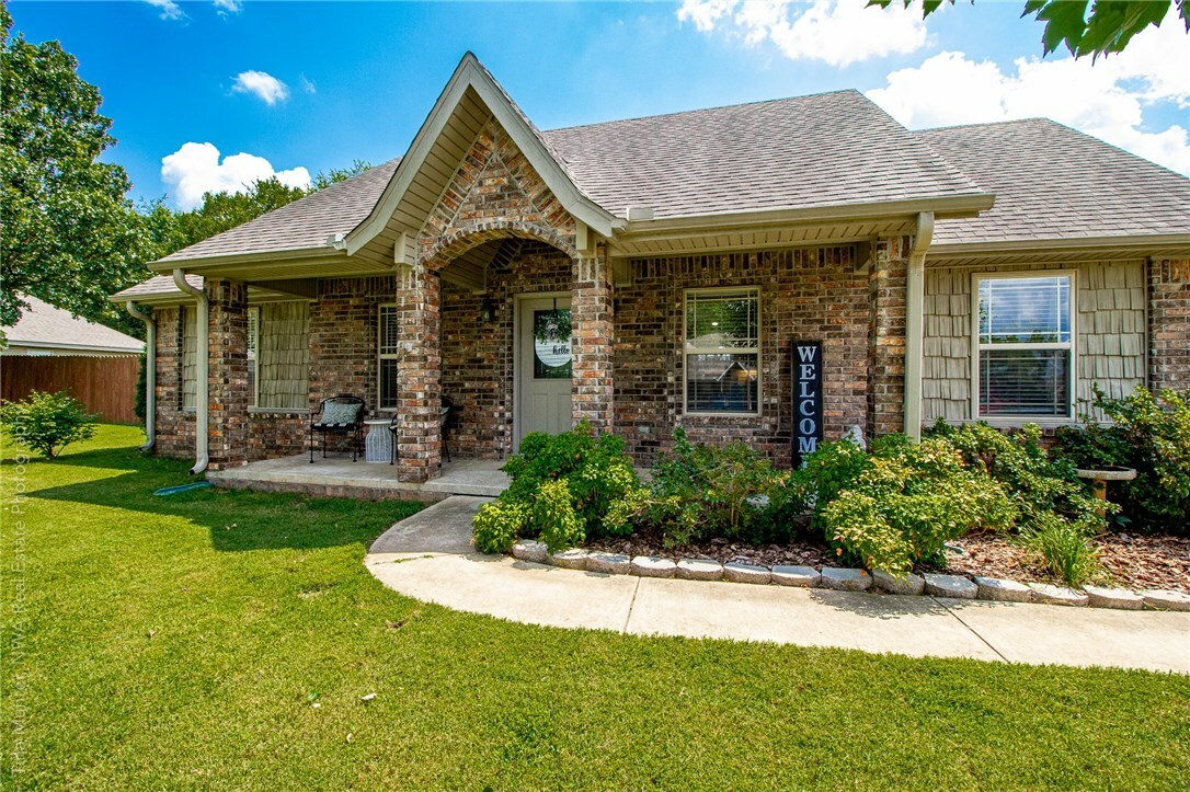 Property Photo: 721 Stonecrest Court AR 72753