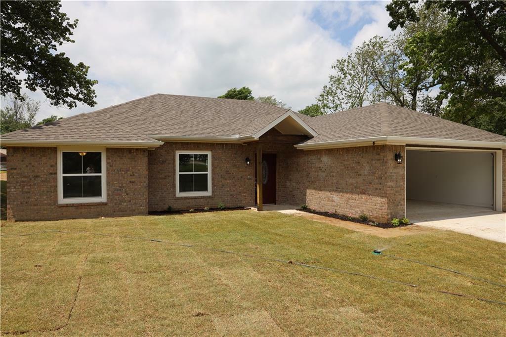 Property Photo:  240 NE Terry Street  AR 72722 